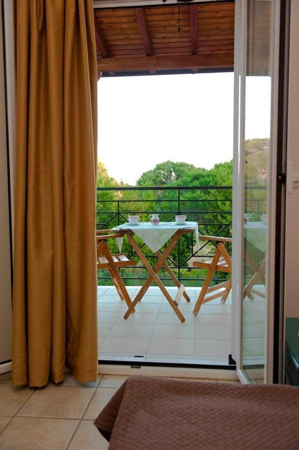 Haris Apartments Koukounaries Bagian luar foto
